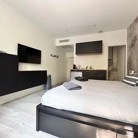 Apartment Tour D'auvergne: Near Cathedral And Place De Jaude