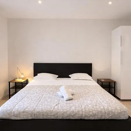 Apartment Tour D'auvergne: Near Cathedral And Place De Jaude Clermont-Ferrand